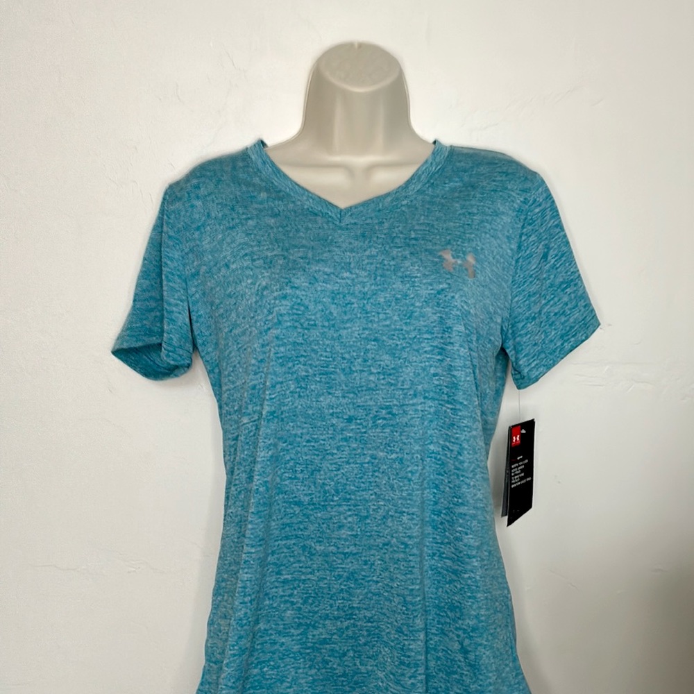 Women’s Under Armour t-shirt- Medium